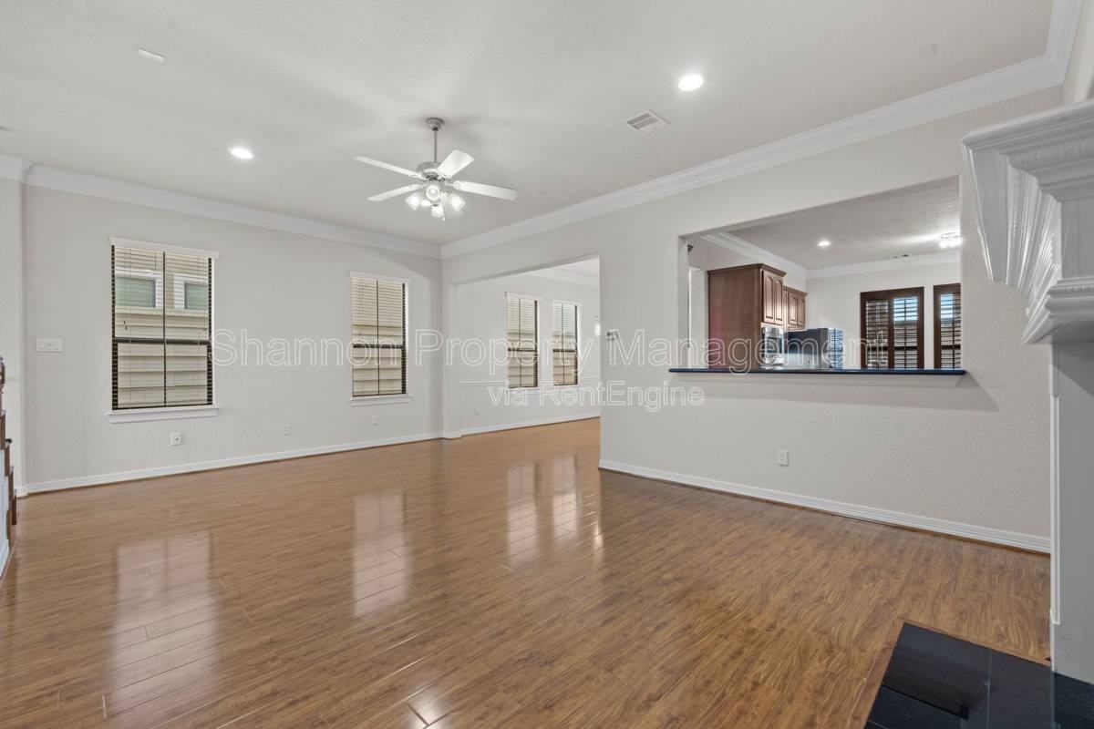 2919 Royal Oaks Grv - Photo 7 of 10