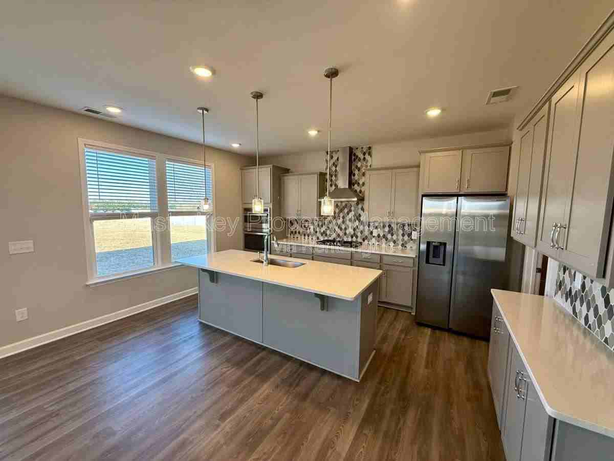 75 N Clearbrook Ct - Photo 3 of 10
