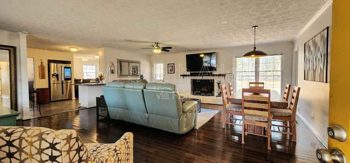 1240 Flat Rock Rd - Photo 3 of 10