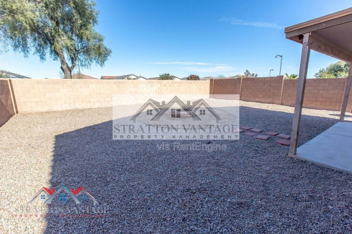 40510 W Hayden Dr - Photo 2 of 10
