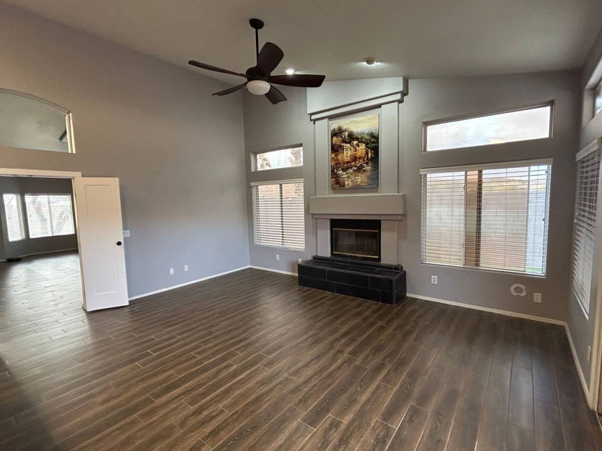 1210 E Briarwood Ter - Photo 3 of 10