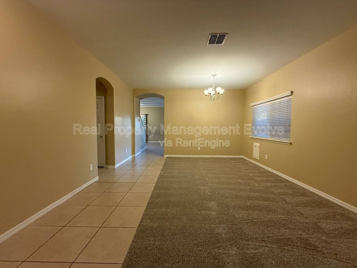 42239 N Wollemi St - Photo 3 of 10