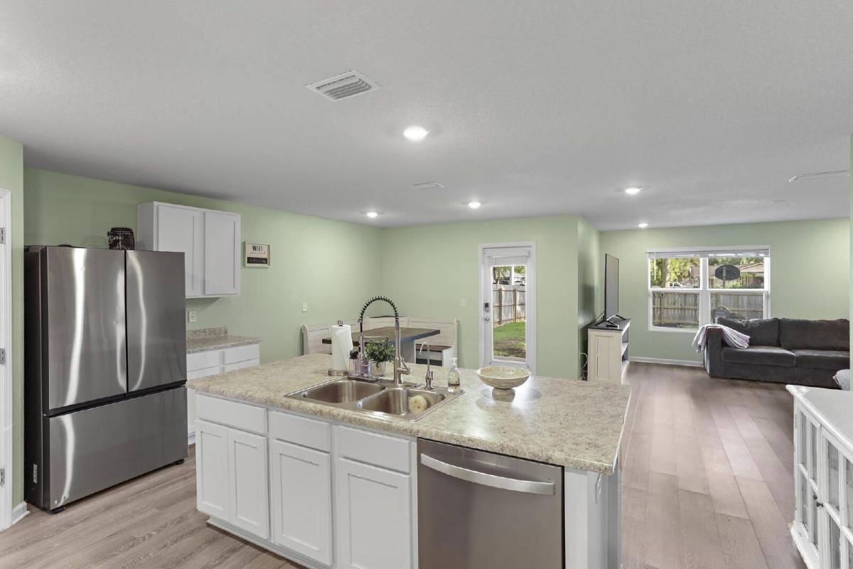 903 Lovebird Ct - Photo 3 of 10