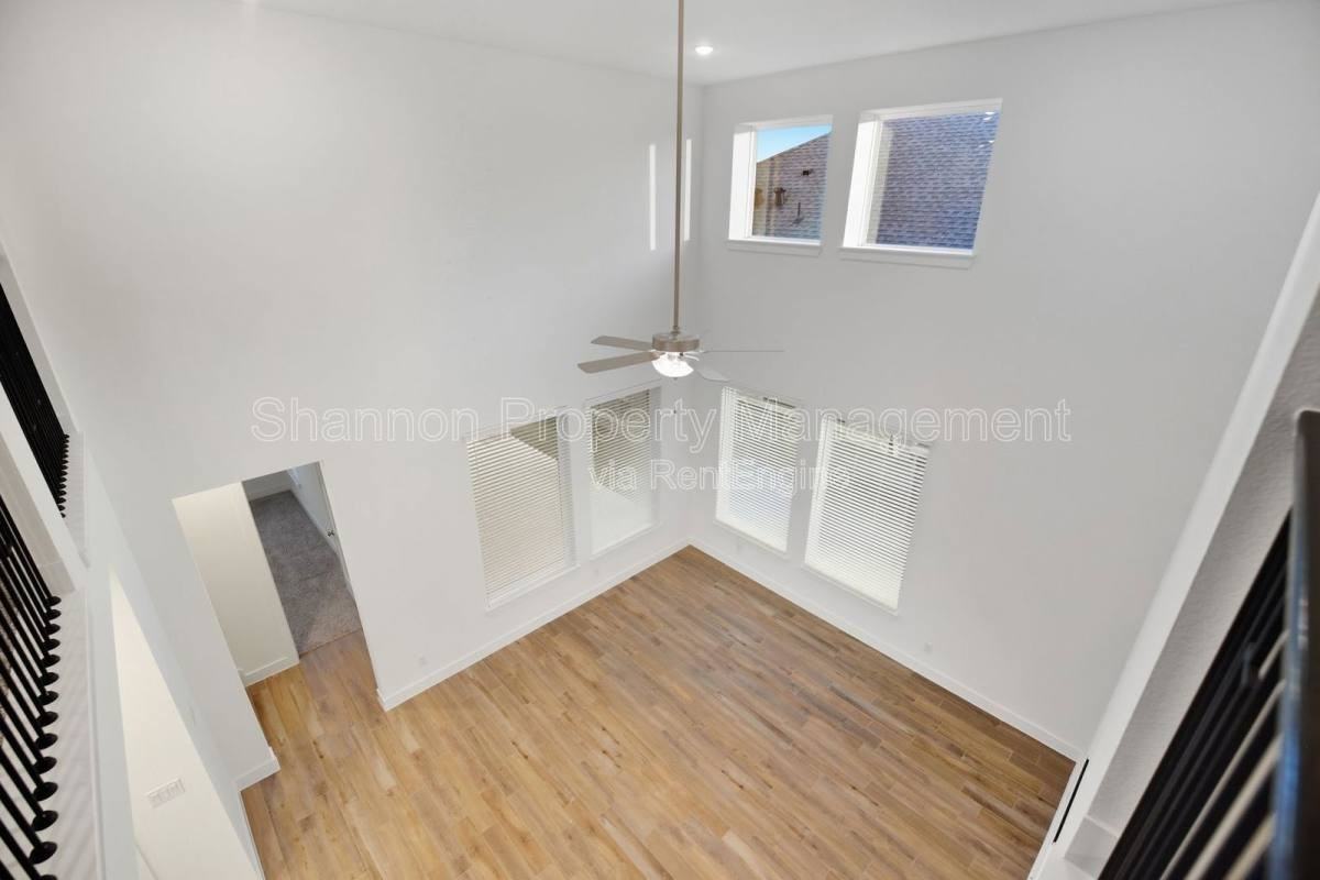 7734 Clover Gully Ln - Photo 5 of 10