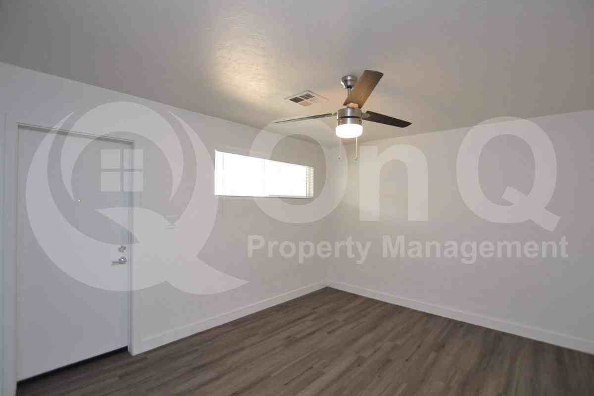 1202 E Kaler Dr #3 - Photo 6 of 9