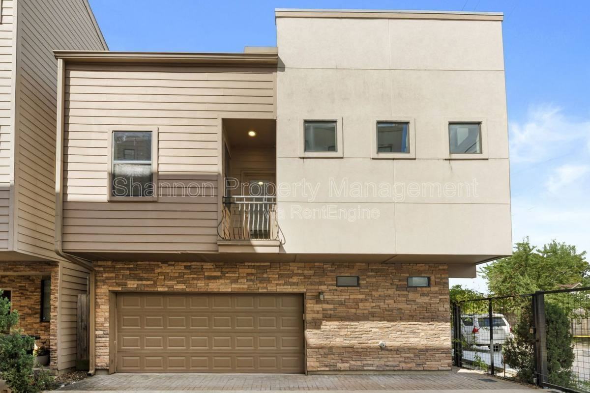 1420 Wilson St - Photo 2 of 10