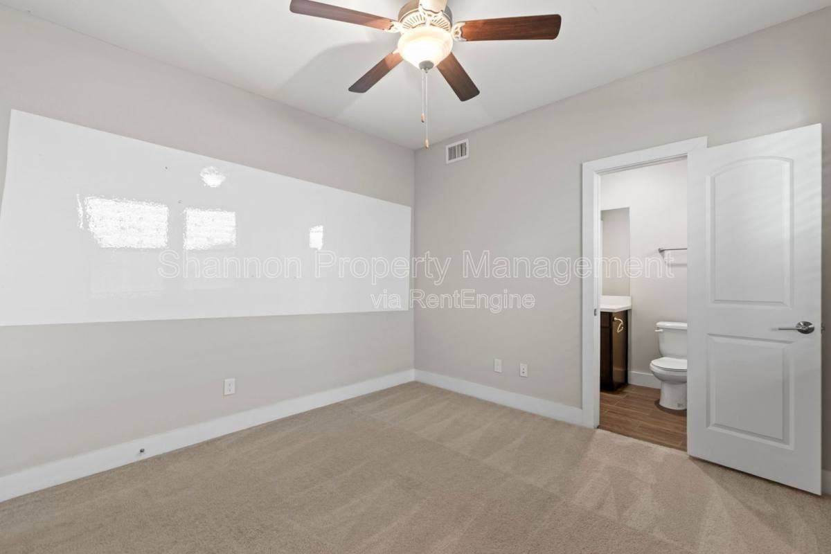 1420 Wilson St - Photo 6 of 10