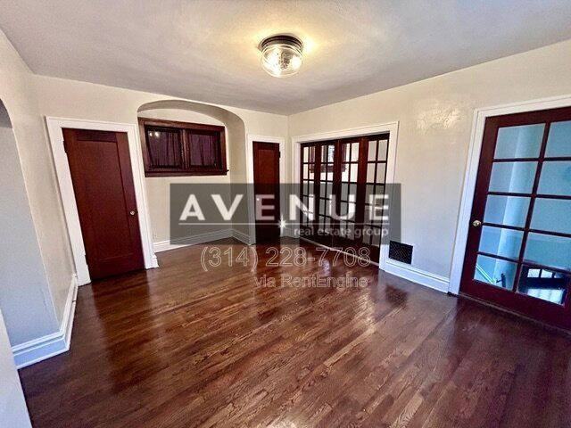 2633 Russell Blvd - Photo 2 of 10