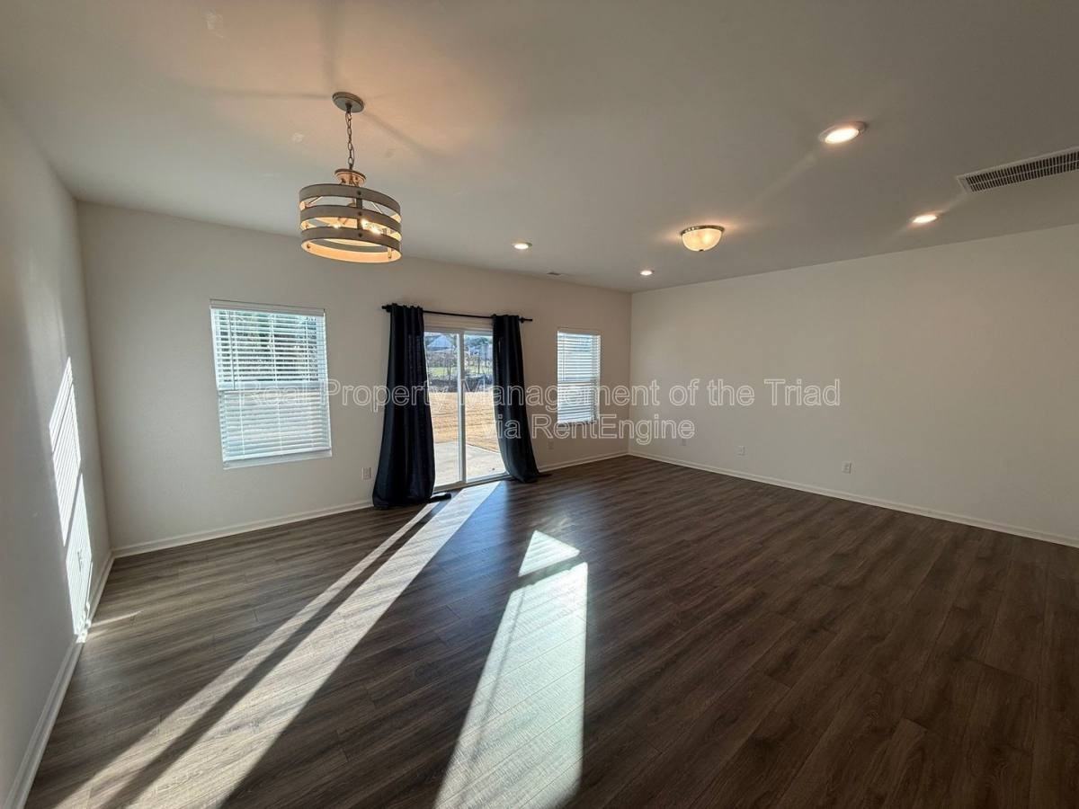 206 Solacium Ln - Photo 2 of 10