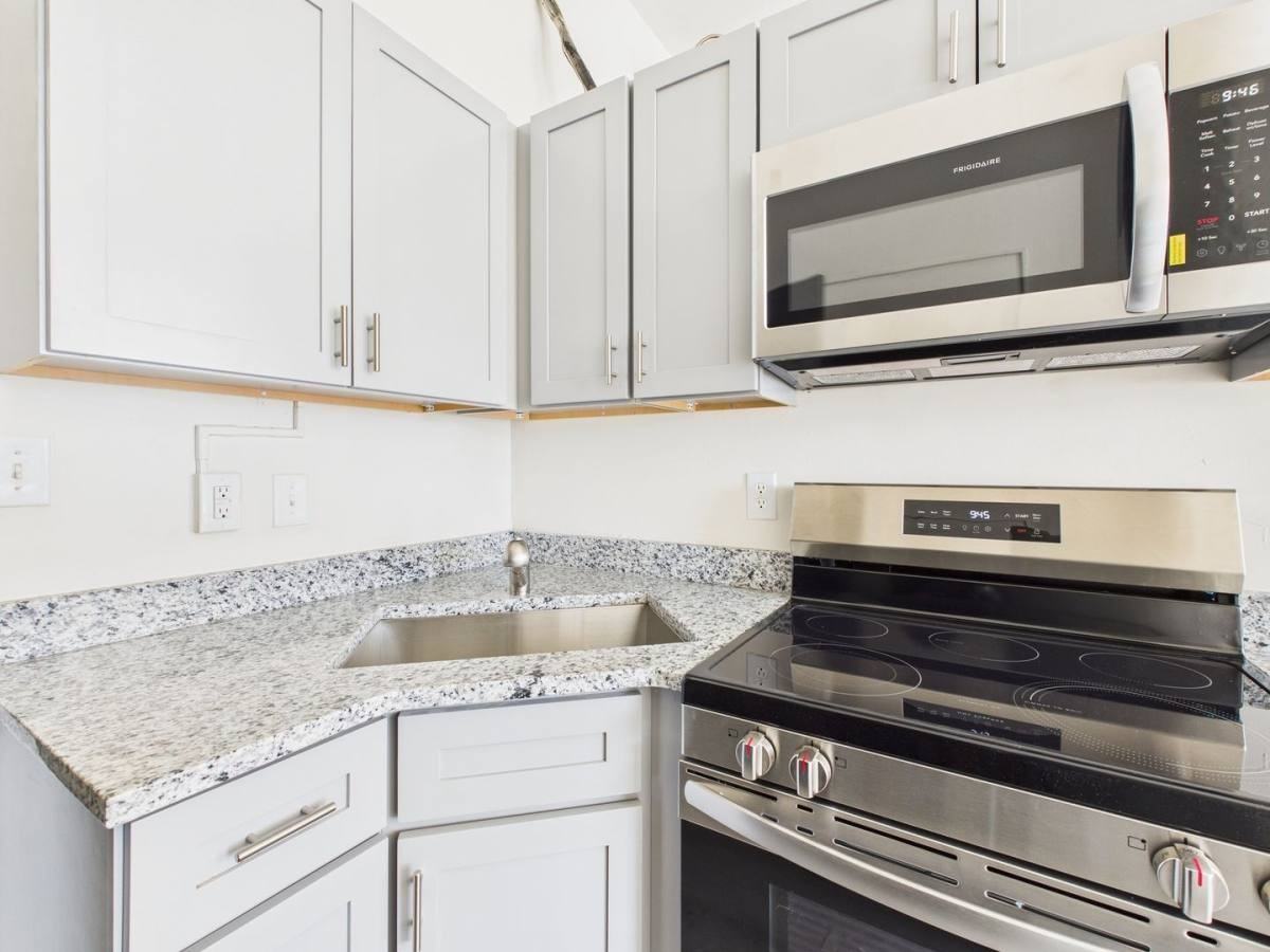 10 S 14th St #207 - Photo 2 of 10