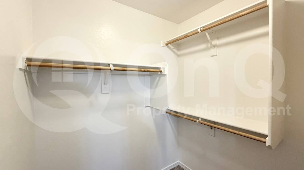 3543 E Wayland Dr - Photo 2 of 10
