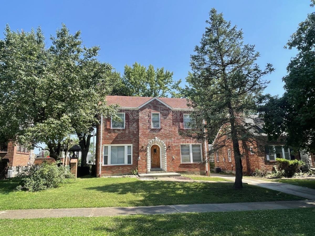 2944 Moniteau Dr - Photo 2 of 10