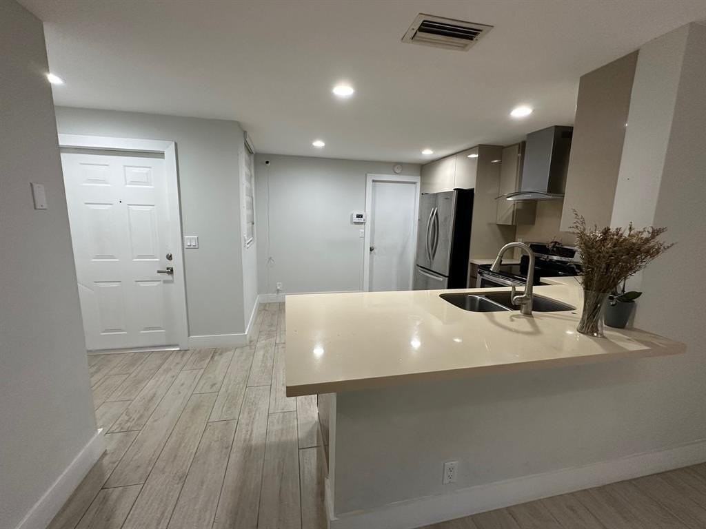 1394 Barcelona Way - Photo 5 of 23