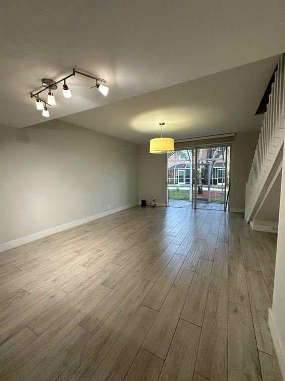 1394 Barcelona Way - Photo 7 of 23