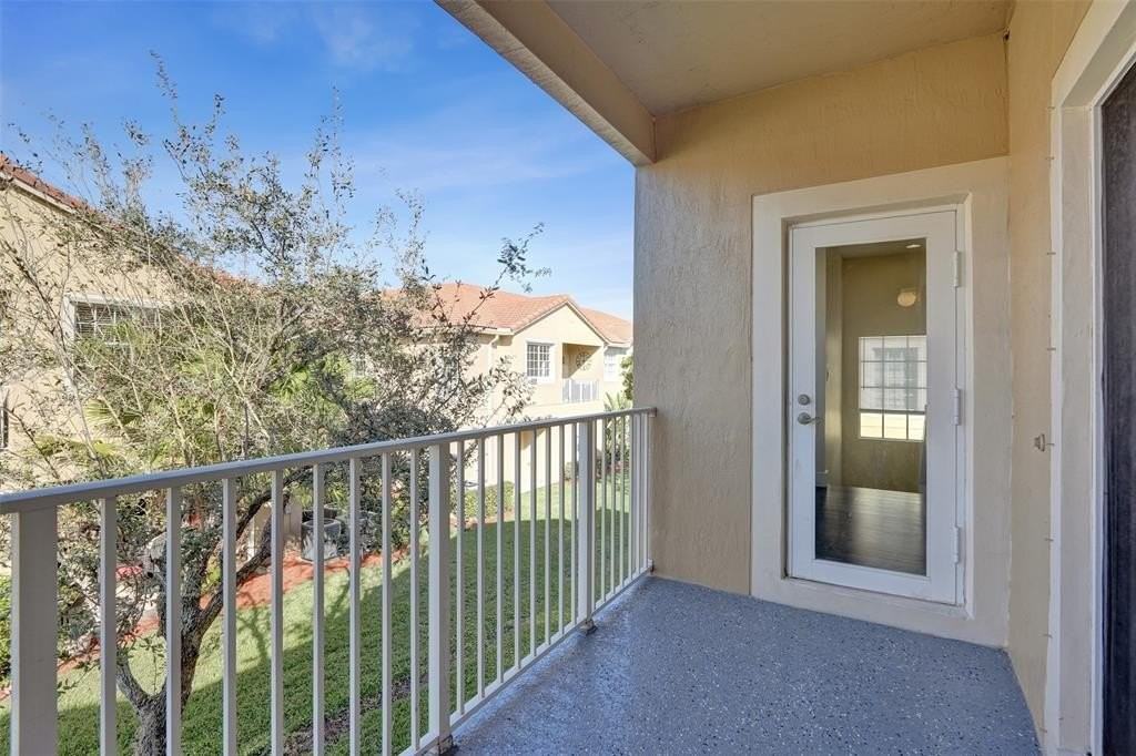 9075 Plymouth Pl - Photo 4 of 31