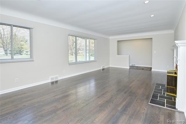 5255 Kellen Ln - Photo 4 of 32