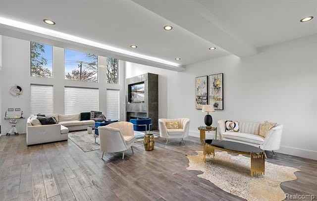 211 N Washington Ave - Photo 2 of 27