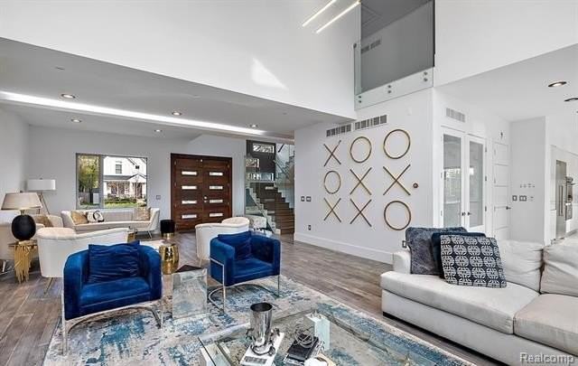 211 N Washington Ave - Photo 7 of 27