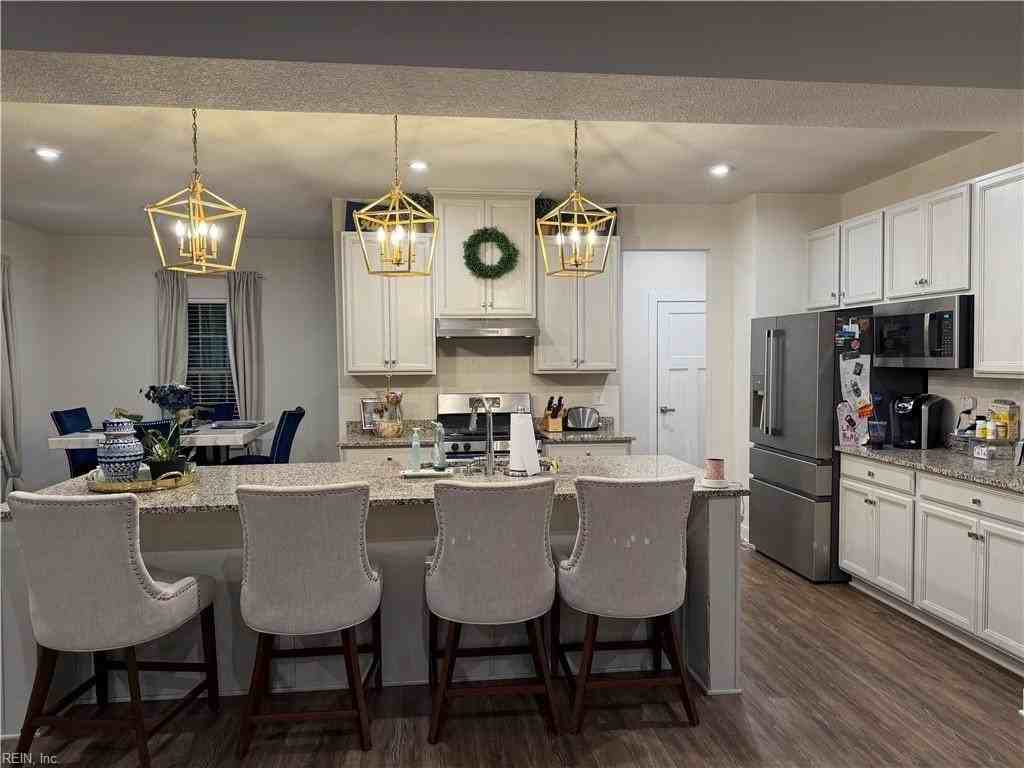 100 Republic Ln - Photo 7 of 9