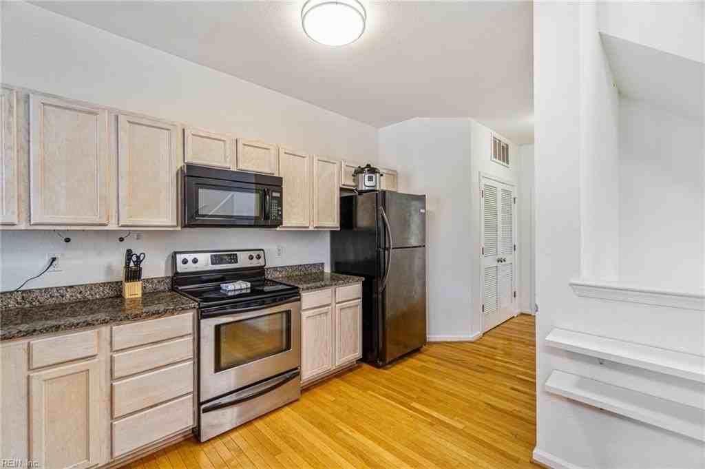 1016 Hillside Ave #A - Photo 4 of 40