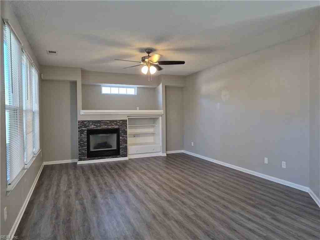 3888 Donnington Dr - Photo 4 of 26