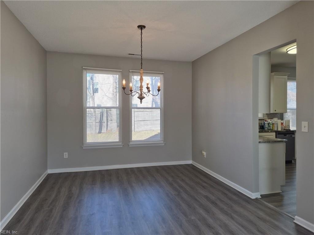 3888 Donnington Dr - Photo 7 of 26