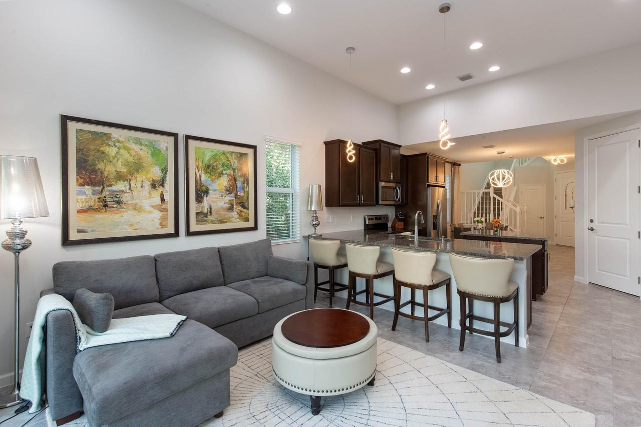 16401 Millenium Ct - Photo 4 of 28