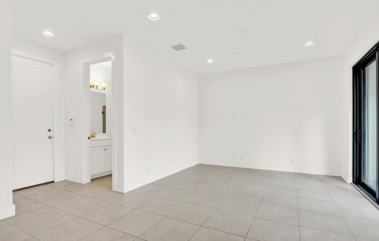 5161 Beckman Ter - Photo 3 of 44