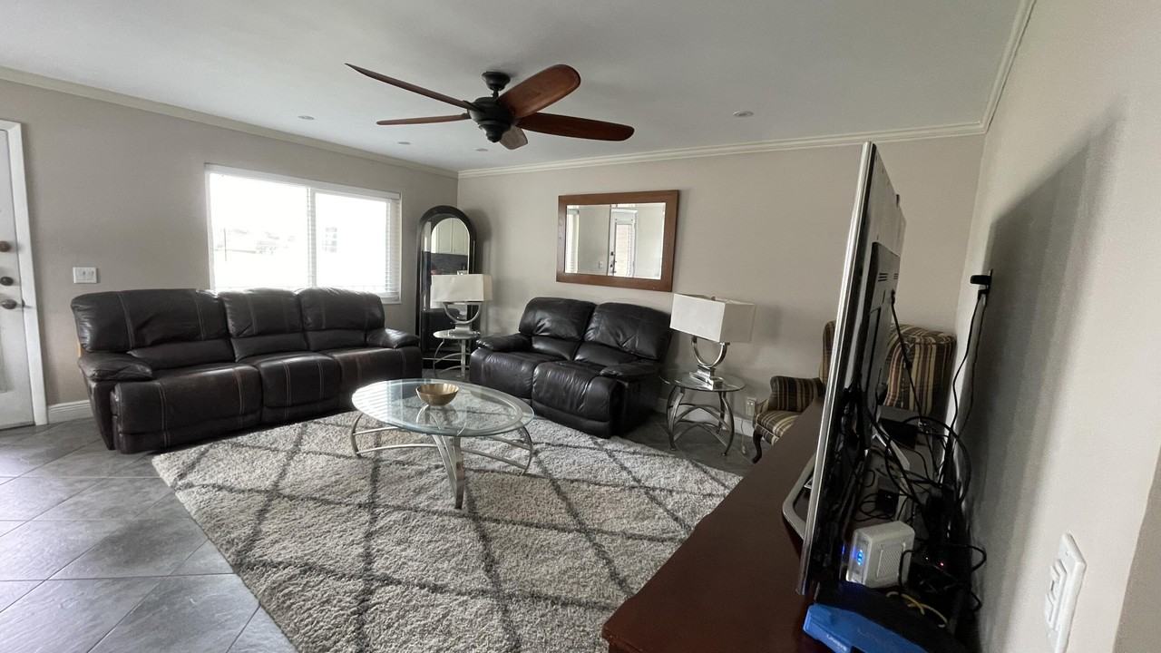 510 Flanders K - Photo 7 of 39