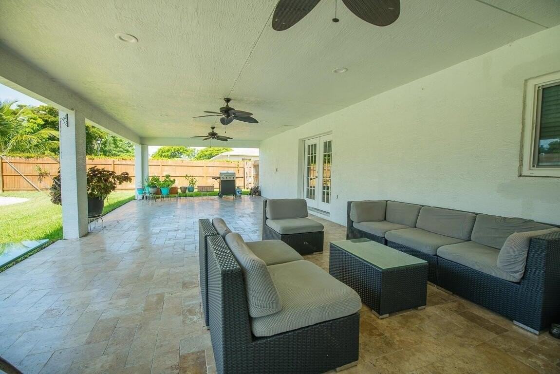 4244 Appalachian St - Photo 7 of 25