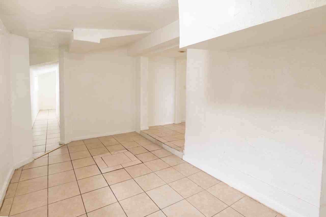 1104 22nd St #C - Photo 5 of 16