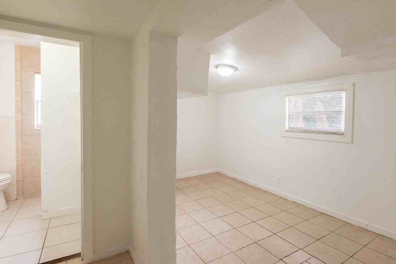 1104 22nd St #C - Photo 6 of 16