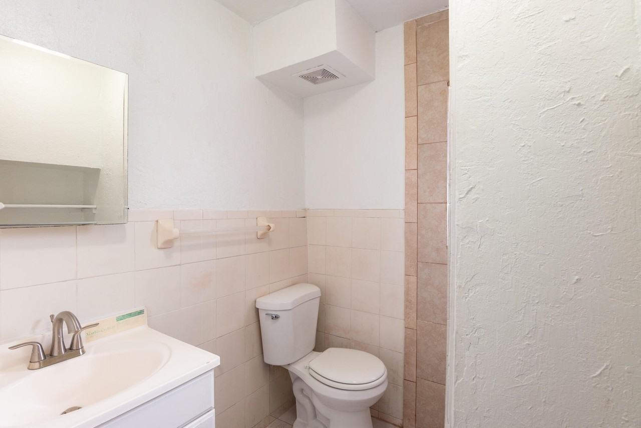 1104 22nd St #C - Photo 7 of 16