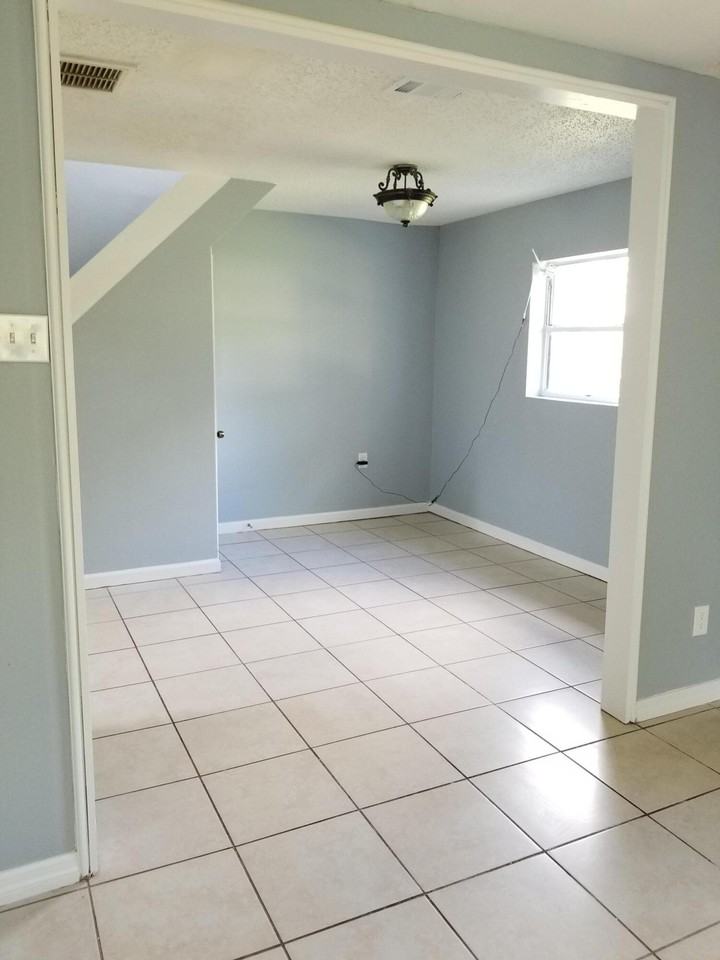 3876 Devine Rd - Photo 5 of 15