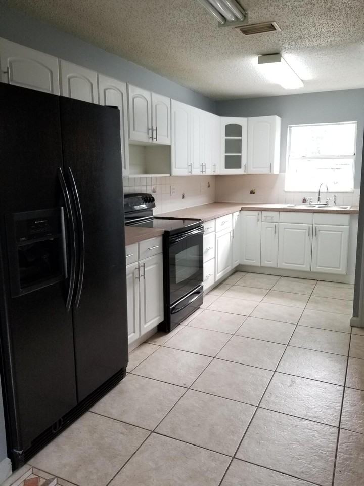 3876 Devine Rd - Photo 6 of 15