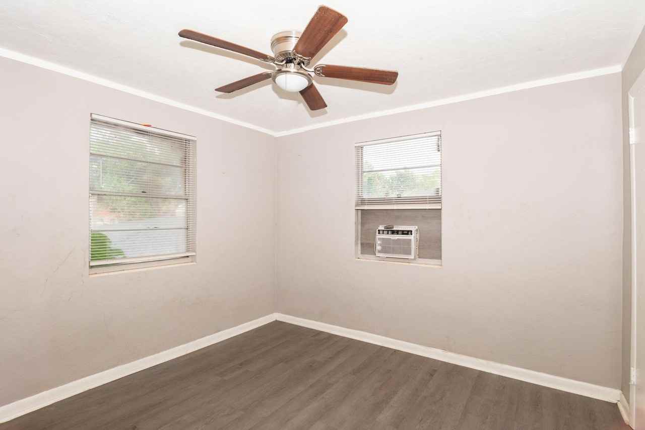 705 13th St #4 - Photo 6 of 8