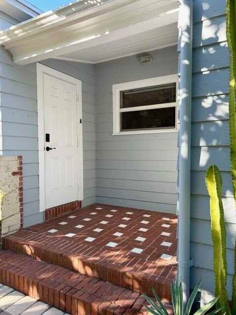 421 N Ocean Breeze - Photo 3 of 42