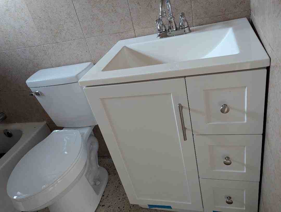 2736 Seneca Ave - Photo 5 of 5