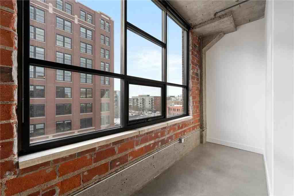 718 Washington Ave N #502 - Photo 4 of 23