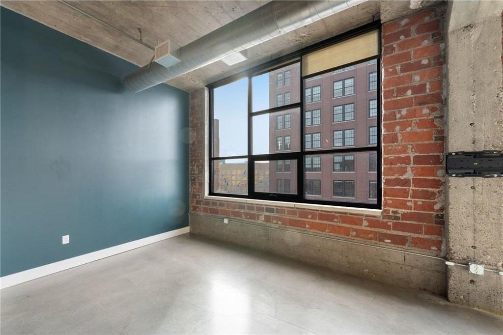 718 Washington Ave N #502 - Photo 7 of 23