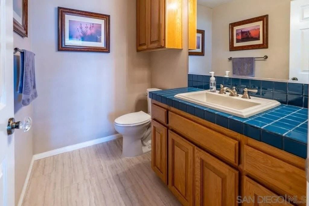 2110 Locust St - Photo 4 of 48