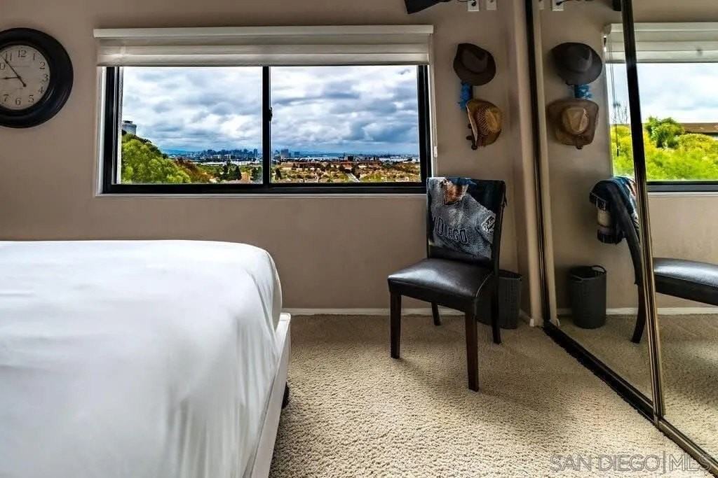 2110 Locust St - Photo 6 of 48