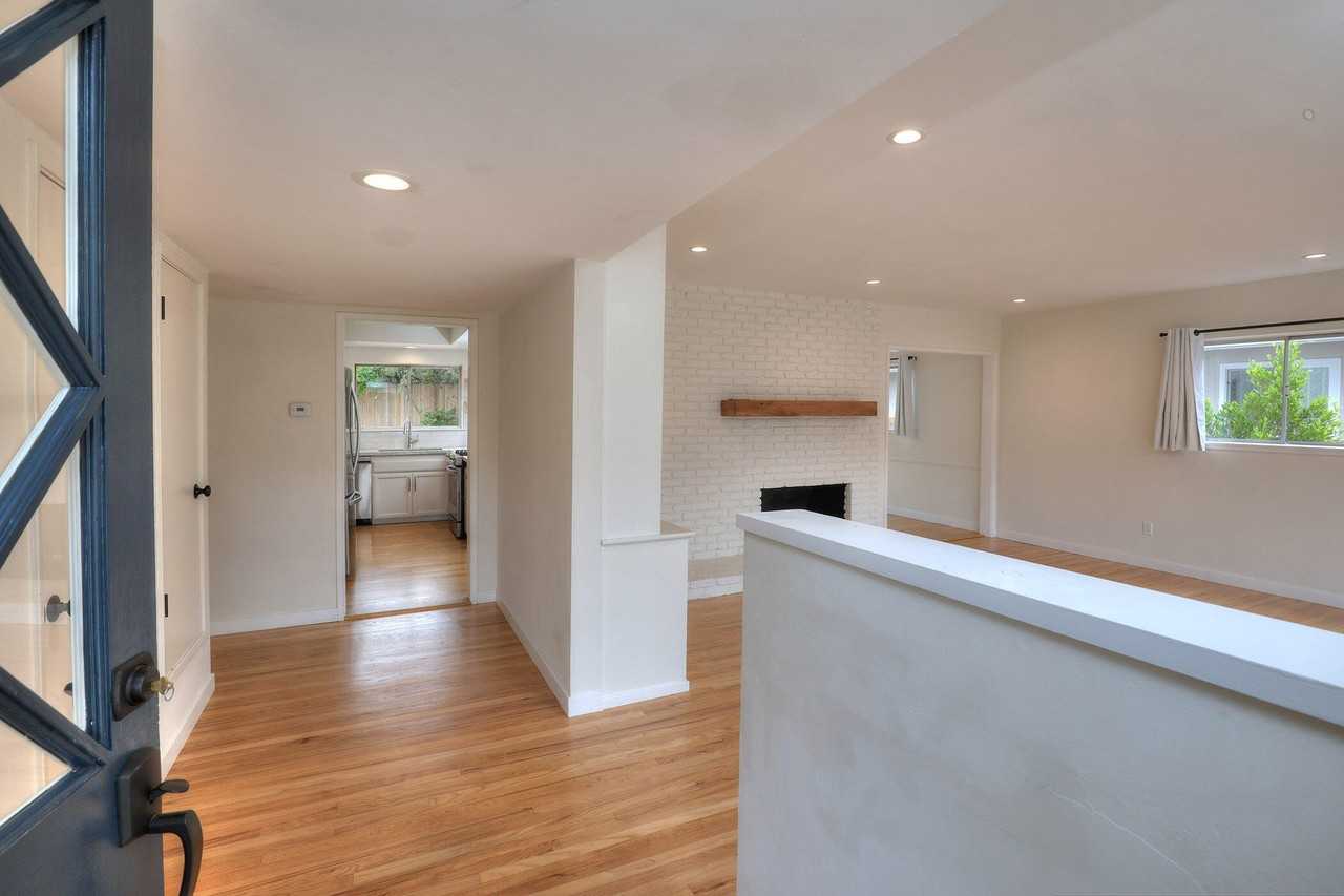 3710 Torino Dr - Photo 5 of 28