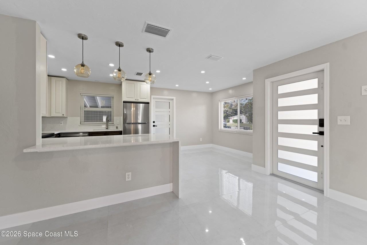 2373 Allan Adale Rd - Photo 4 of 15