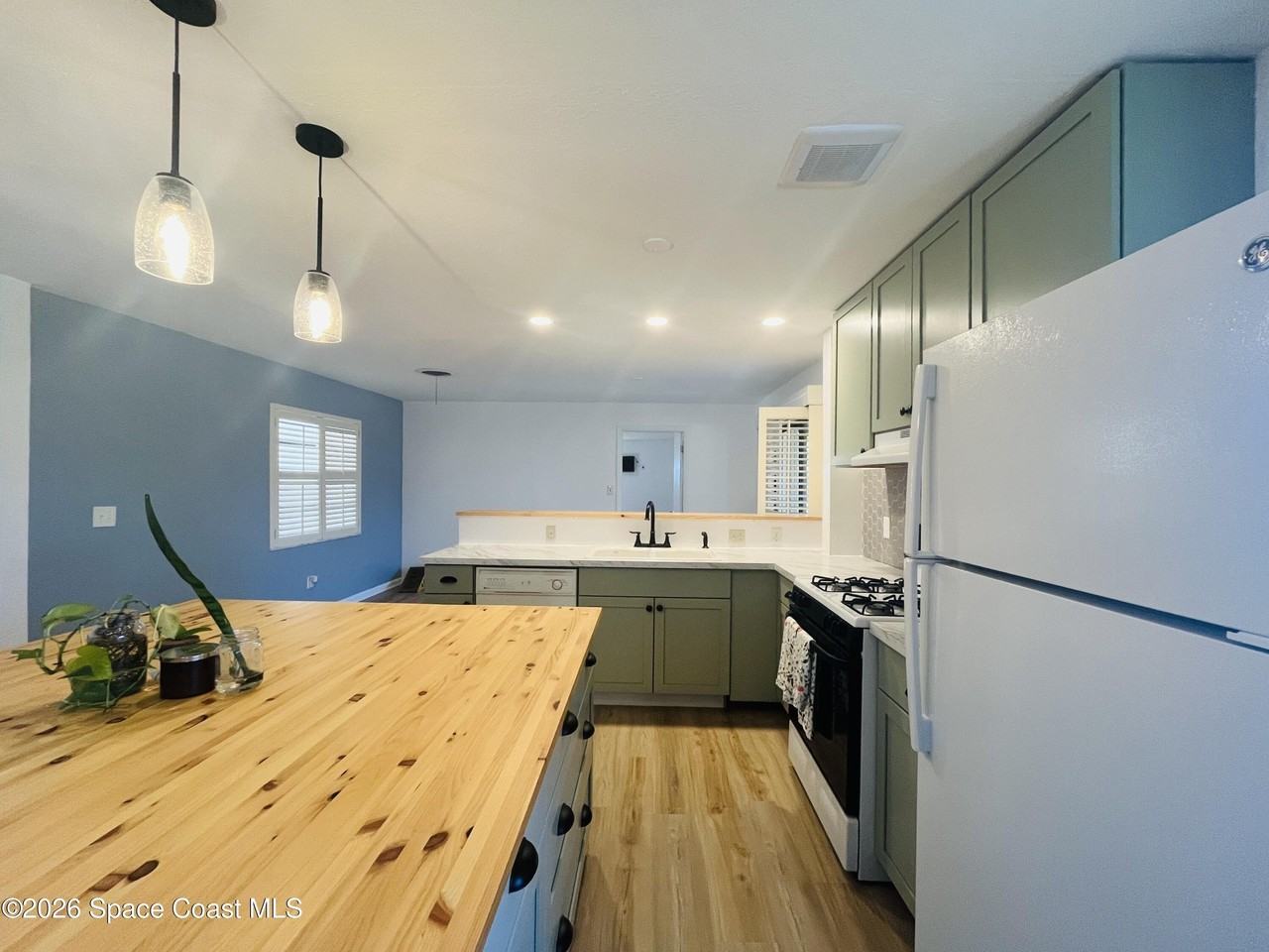 285 E Lauren Ct - Photo 6 of 15