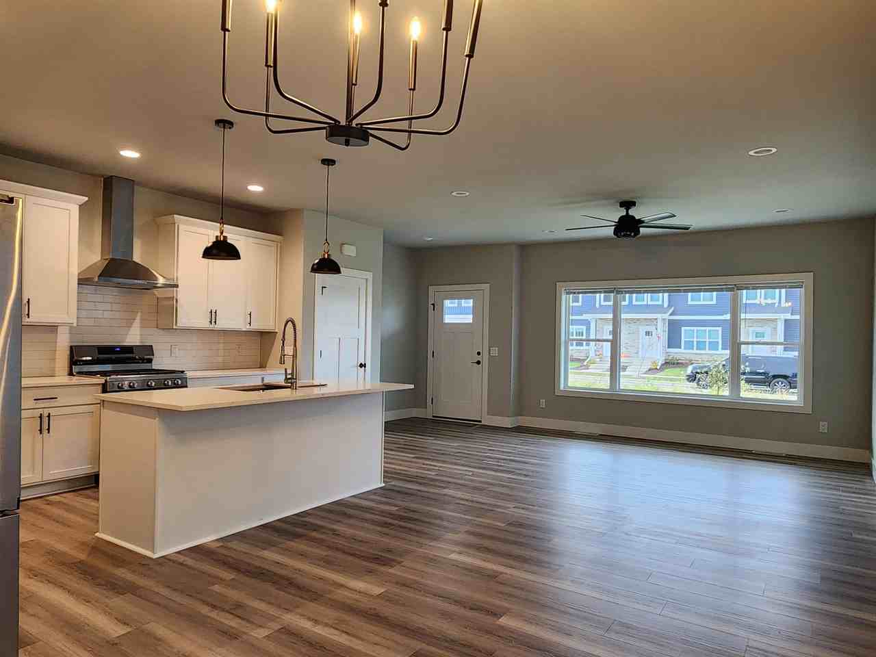 4857 Lacy Rd - Photo 5 of 39