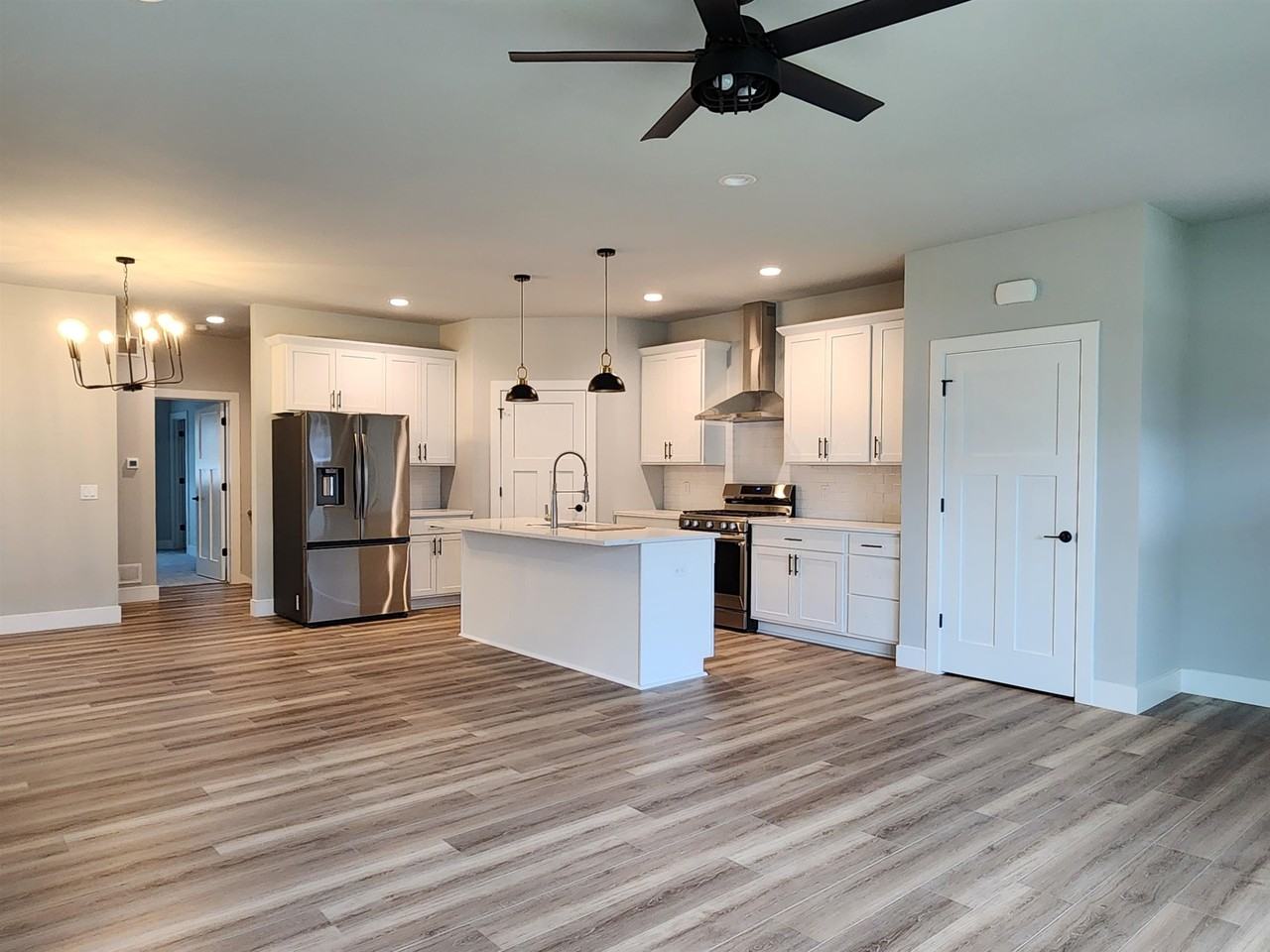 4857 Lacy Rd - Photo 6 of 39