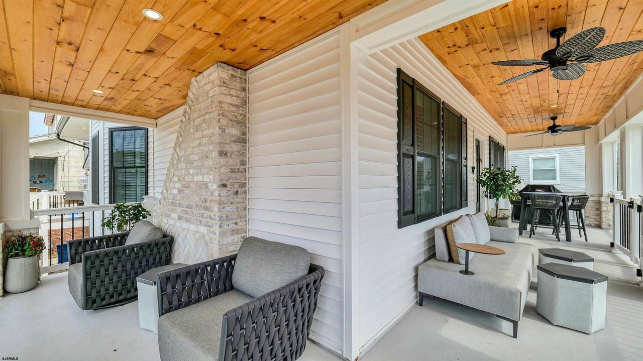 6223 Winchester Ave - Photo 7 of 50