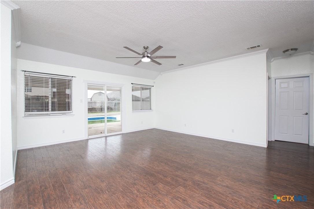 1802 Lava Ln - Photo 4 of 29