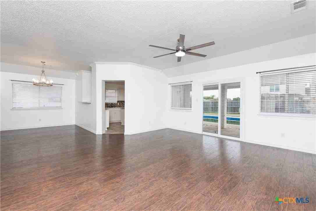 1802 Lava Ln - Photo 5 of 29